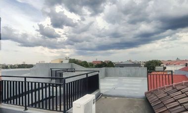 Dijual Cepat Rumah Mewah Rooftop Pinggir Jalan Utama Kampung Tengah Condet