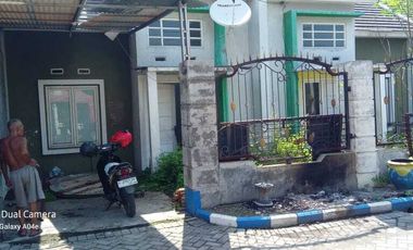 2 Rumah luas 180 m2 harga 800 juta di Pepe, Sedati, kabupaten Sidoarjo