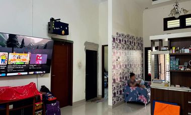 Rumah Bagus - Luas berada tepat di Pusat Kota Cianjur