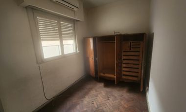 Depto.tipo casa de 3 ambientes en Venta en Parque centenario