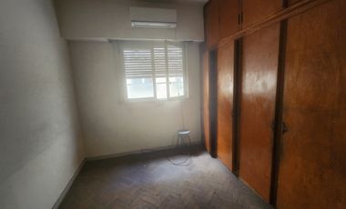 Depto.tipo casa de 3 ambientes en Venta en Parque centenario