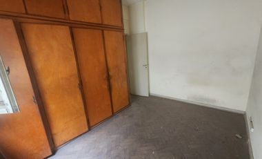 Depto.tipo casa de 3 ambientes en Venta en Parque centenario
