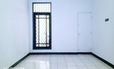 DISEWAKAN RUMAH TINGGAL BISA UNTUK KANTOR KAWASAN PSR MINGGU JAK-SEL