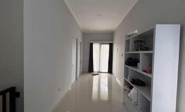 JUAL RUMAH 2 LANTAI GRAGE MANOA VIEW GUNUNG CIREMAI