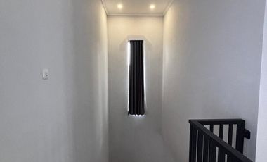 JUAL RUMAH 2 LANTAI GRAGE MANOA VIEW GUNUNG CIREMAI