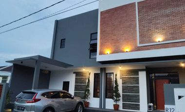 dijual rumah strategis beserta perabotannya de botanica bogor (TURUN HARGA)