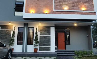 dijual rumah strategis beserta perabotannya de botanica bogor (TURUN HARGA)