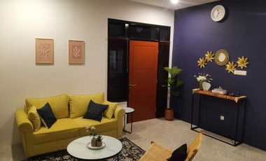 dijual rumah strategis beserta perabotannya de botanica bogor (TURUN HARGA)