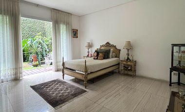 Rumah 2 Lantai di Kebayoran Baru, Jakarta Selatan