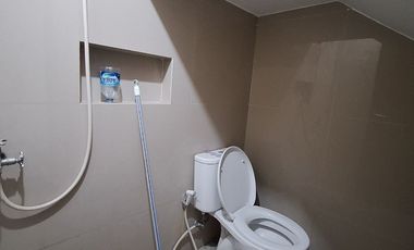 RUMAH 2 LANTAI SIAP HUNI PINGGIR JALAN CILEDUG RAYA