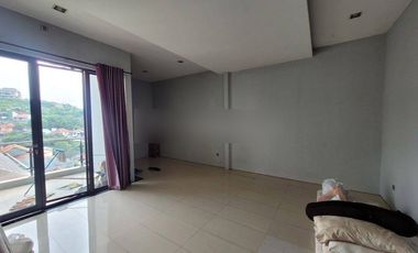 Rumah Mewah Dua Lantai Full Furnished Di Tumpang, Posisi Hook