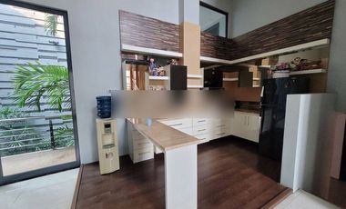 Rumah Mewah Dua Lantai Full Furnished Di Tumpang, Posisi Hook