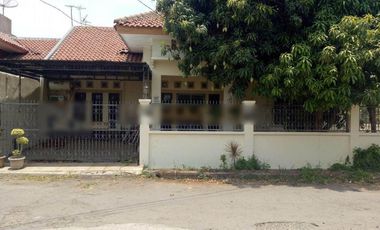 rumah besar 8 kamar di citra pemuda belakang living plaza A Yani