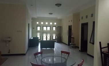 rumah besar 8 kamar di citra pemuda belakang living plaza A Yani