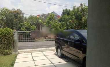 Rumah design  minimalis unik bagus +  cerah +  segar +  teduh dan rin