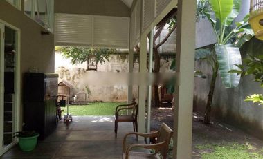 Rumah design  minimalis unik bagus +  cerah +  segar +  teduh dan rin