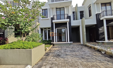 Disewakan Rumah 2lt di cosmo park sangat  Mewah Eksklusif di Jakarta