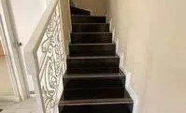 Town House Rumah Baru design modern mewah dipinggir jalan 2 mbl condet