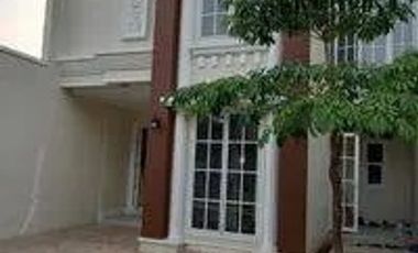 Town House Rumah Baru design modern mewah dipinggir jalan 2 mbl condet