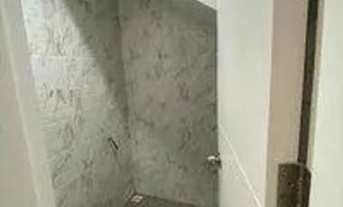 Town House Rumah Baru design modern mewah dipinggir jalan 2 mbl condet