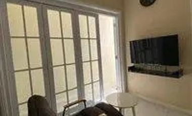 Town House Rumah Baru design modern mewah dipinggir jalan 2 mbl condet