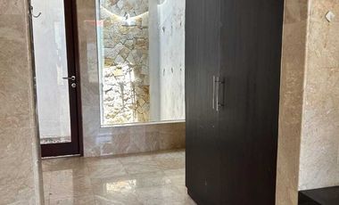 FOR SALE VIILLA GREAT LOCATION IN THE HEART OF SANUR AREA