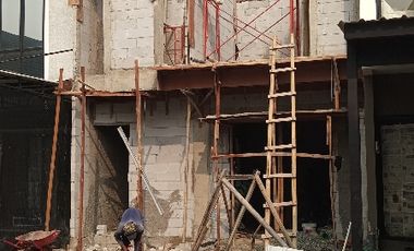 CLUSTER TERNYAMAN RUMAH MEWAH 2 LANTAI ROW JALAN BESAR ADA TAMAN