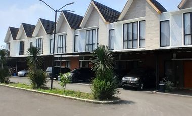 CLUSTER TERNYAMAN RUMAH MEWAH 2 LANTAI ROW JALAN BESAR ADA TAMAN