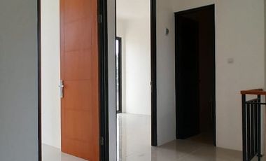 CLUSTER TERNYAMAN RUMAH MEWAH 2 LANTAI ROW JALAN BESAR ADA TAMAN