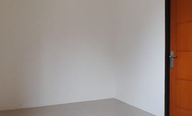 CLUSTER TERNYAMAN RUMAH MEWAH 2 LANTAI ROW JALAN BESAR ADA TAMAN