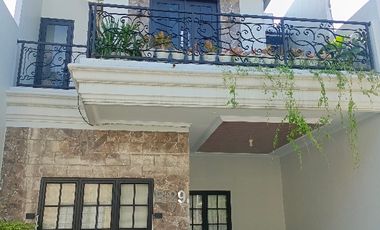 RUMAH MEWAH FASILITAS LENGKAP DEKAT LRT &TOL BEBAS BANJIR