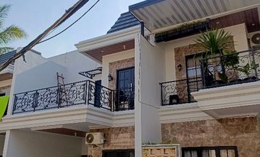 RUMAH MEWAH FASILITAS LENGKAP DEKAT LRT &TOL BEBAS BANJIR