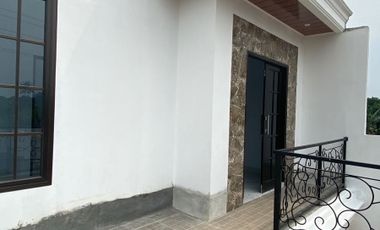 RUMAH MEWAH FASILITAS LENGKAP DEKAT LRT &TOL BEBAS BANJIR