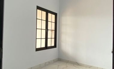 RUMAH MEWAH FASILITAS LENGKAP DEKAT LRT &TOL BEBAS BANJIR