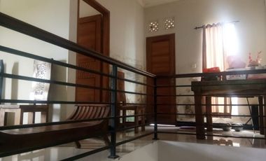 Rumah second luas di padma penatih