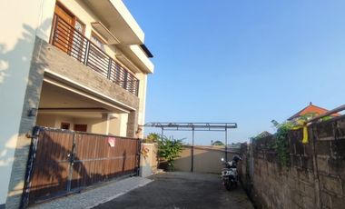 Rumah second luas di padma penatih