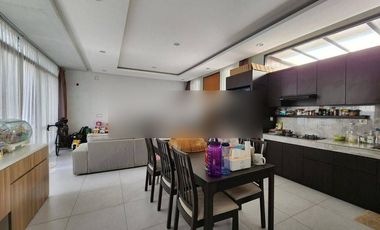 Murah Banget Nih Rumah di Naraya Bsb Lokasi di Boulevard Furnished