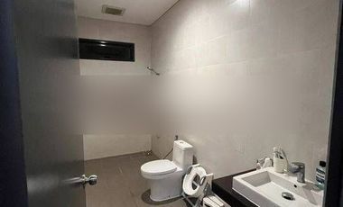 Murah Banget Nih Rumah di Naraya Bsb Lokasi di Boulevard Furnished