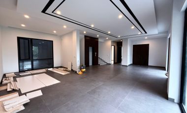 HOEK SUTERA FERONIA PARK ALAM SUTERA ada Private Lift