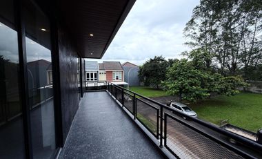 HOEK SUTERA FERONIA PARK ALAM SUTERA ada Private Lift