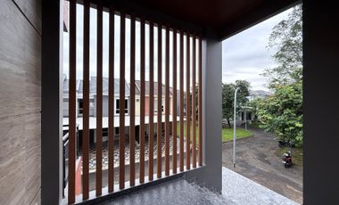 HOEK SUTERA FERONIA PARK ALAM SUTERA ada Private Lift