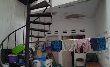 Rumah besar Villa Indah Pajajaran