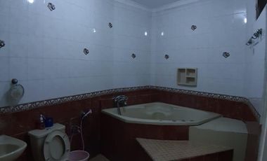 Rumah besar Villa Indah Pajajaran