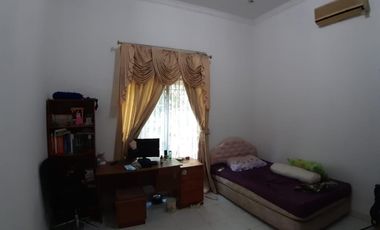 Rumah besar Villa Indah Pajajaran