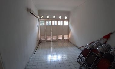 Rumah besar Villa Indah Pajajaran