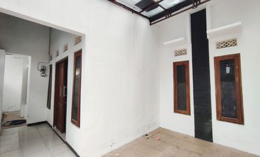 rumah cantik bersih siap huni dekat luwea gentan