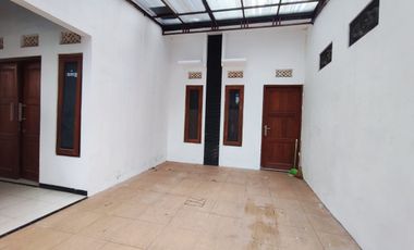 rumah cantik bersih siap huni dekat luwea gentan