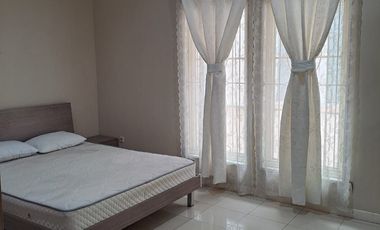 Disewakan rumah di taman beverly golf karawaci