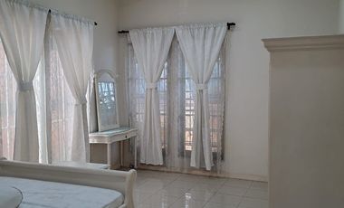 Disewakan rumah di taman beverly golf karawaci