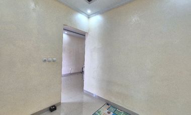 rumah mewah 2 lantai jual d bawah pasaran kamar tidur 4